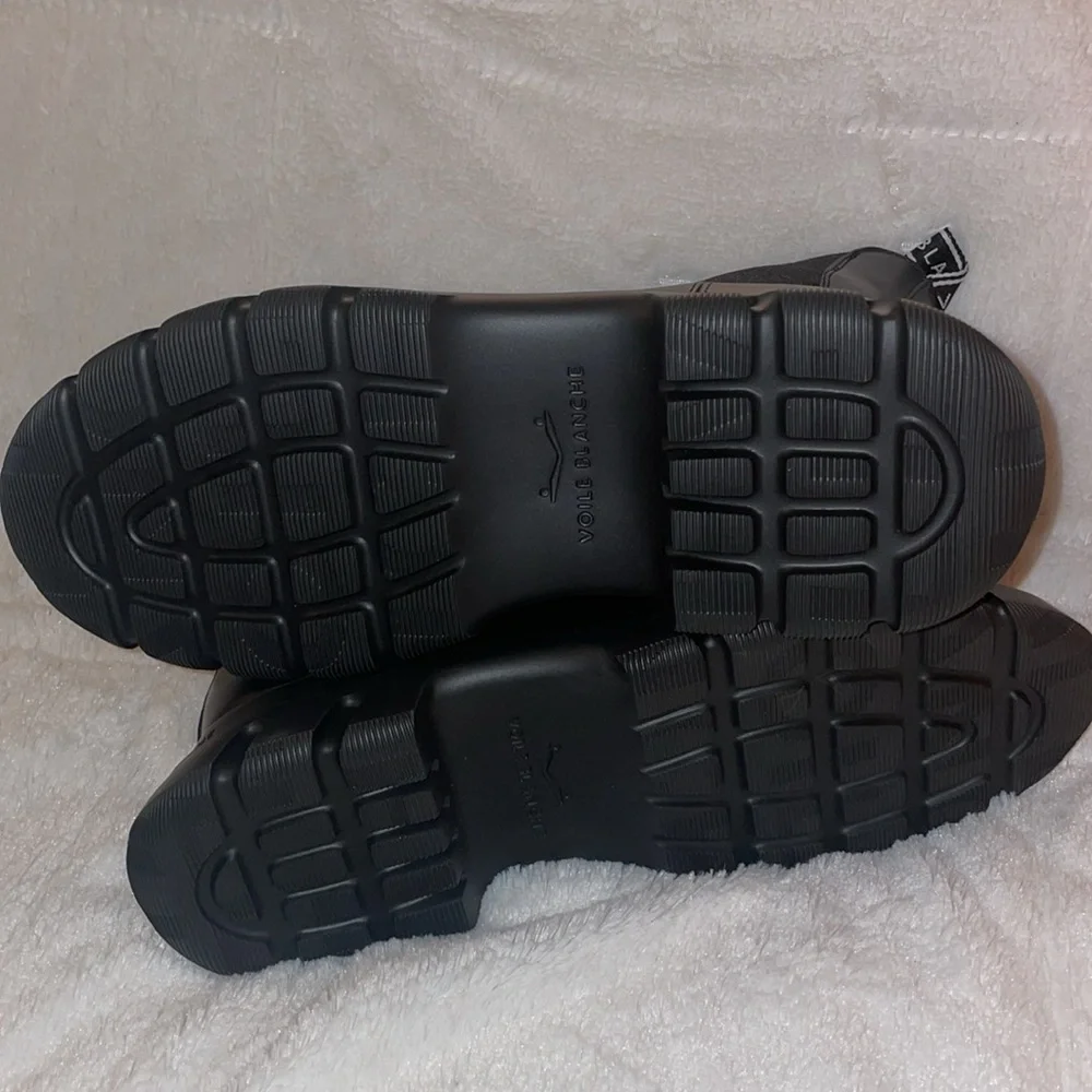 VOILE BLANCHE TWILLY CHELSEA
Leather Boots in Black - Picture 15 of 16